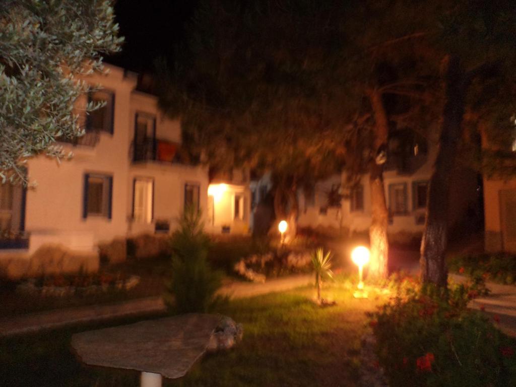 Club Mackerel Holiday Village Foça Exterior foto
