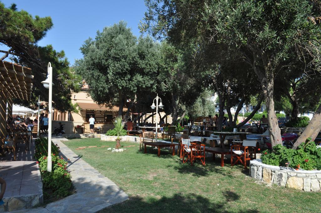 Club Mackerel Holiday Village Foça Exterior foto
