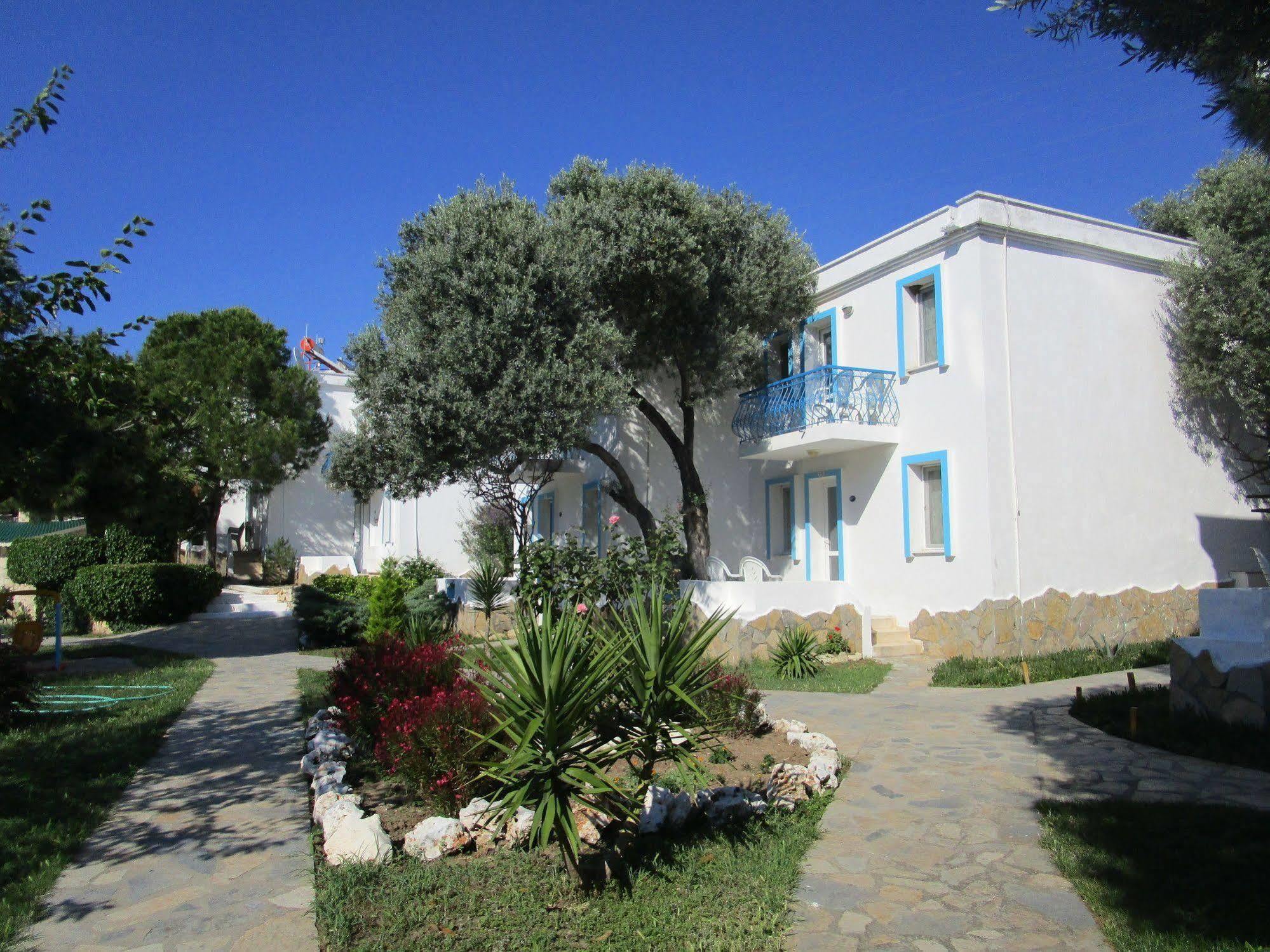 Club Mackerel Holiday Village Foça Exterior foto